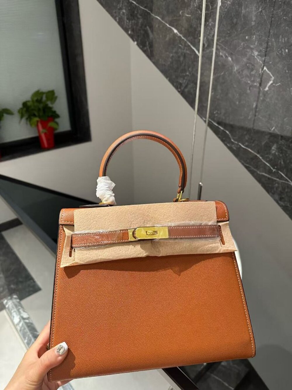 Classic Hermes Bag: A Stylish and Versatile Choice for Elegance